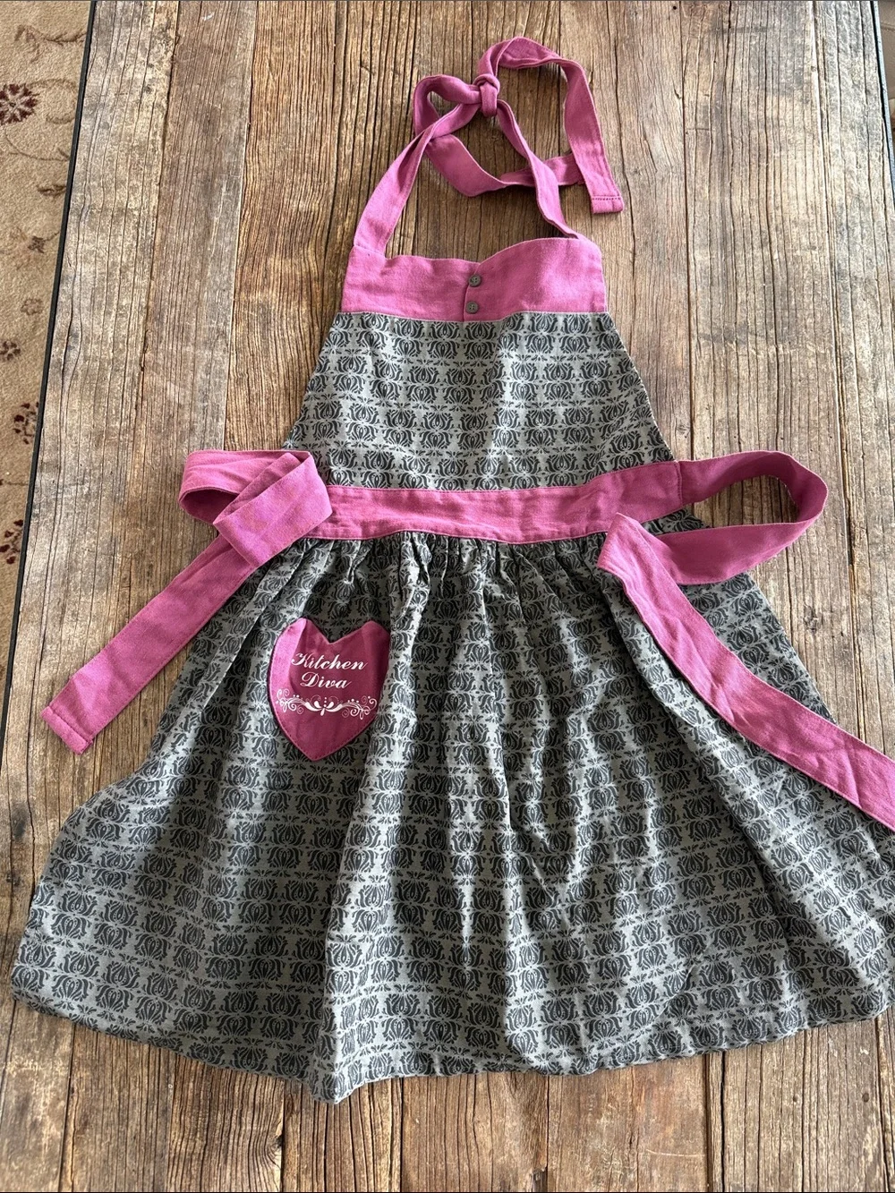 Pink & Gray 'Kitchen Diva' Apron